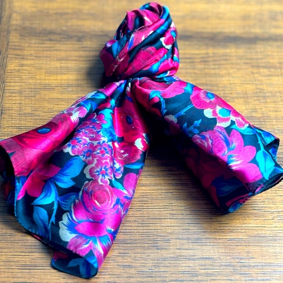 VTG Berkshire Vibrant Floral Scarf - Pink and Blue - Picture 1 of 11